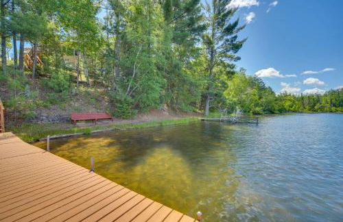 Lakefront Cabin with Dock, Fire Pits in Danbury! - Foto 38