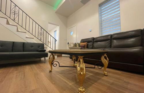 Arctic House- Walk to the Casinos, Outlets & More! - Foto 7