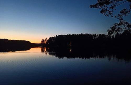 Scandinavian-style lake house - Photo 9