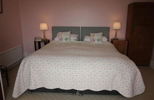 Spacious seaside family house in Aberdaron with large garden and stunning sea views - Photo 3