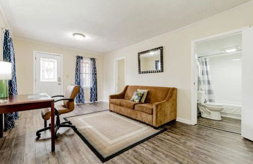 15mins to Downtown- Adorable on Taylor Both Units - Photo 10