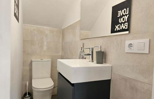 House Next to Beach in Tropical Garden - Foto 21