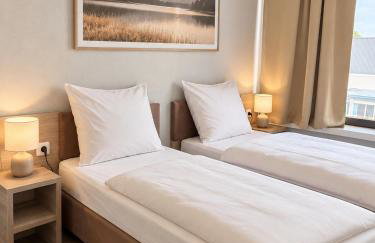 Aparthotel Emilia 24h Check-in, Free Parking and WiFi - Photo 1