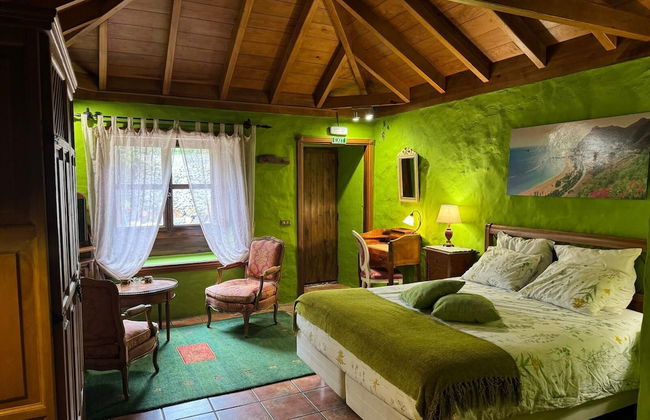 Oasis Hill Botanical Garden - Foto 12