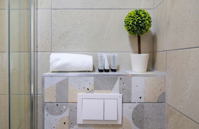 Beautiful Studio Near City Center - Photo 11