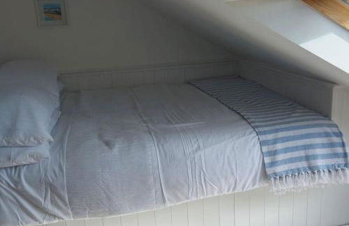 Sea Crest, Beautiful home in Tenby with sea views - Photo 16