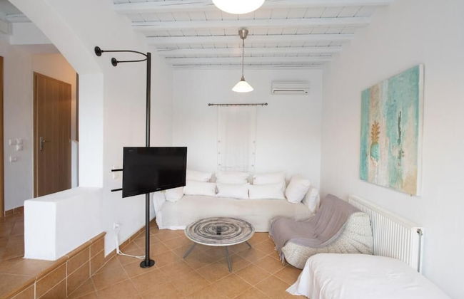 Dreamscape 3-Bedroom Mykonos Hideaway - Photo 17