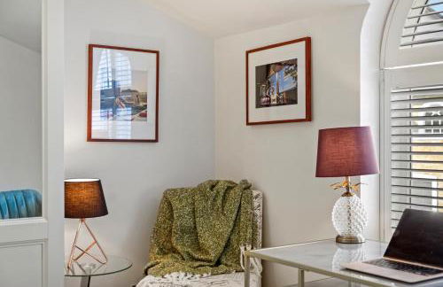 3 Bedroom Mews Home - Clapham Common - Free Private Parking - Sleeps 5 - Newly Refurbished - Sweetpea & Pillow Properties - Foto 26