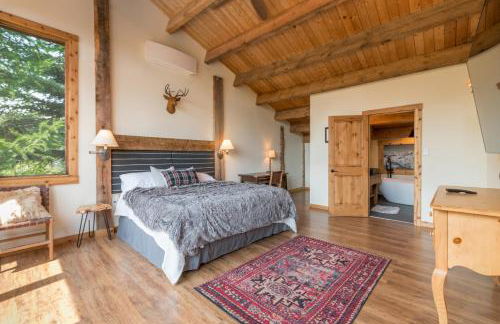 Bear Lodge with private Pool, Hottub, and Sauna! - Photo 24