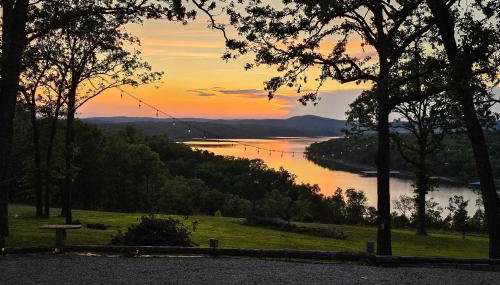 Table Rock Lake Home - Fire Pit and Lake Views! - Foto 2