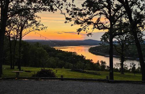Table Rock Lake Home - Fire Pit and Lake Views! - Foto 2
