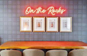 Bourbon Trail Duplex~ HOT TUB~ Walk to Downtown - Foto 1