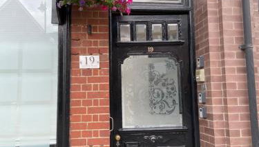 Deluxe Three Bed BnB in Henley-on-Thames near Station River & Town Centre - Foto 3