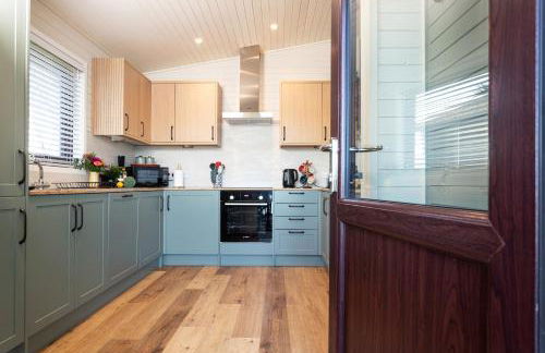 Sandmartin Lodge a lakeshore haven at Pine Lake Resort - Foto 27