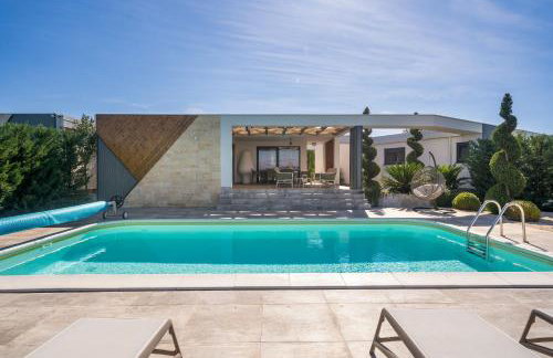 Villa Royal Green Two - Photo 3