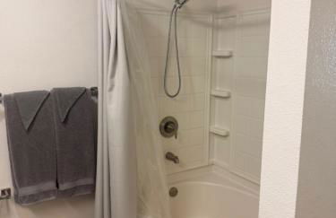 Villa Marina - AMAZING Modern, Spacious, Stylish 2 Master Suites in CENTRAL Marina Del Rey - Photo 37