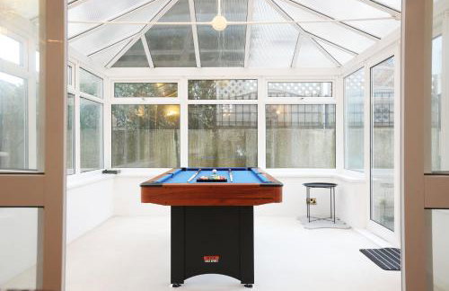 Hollybush Place By N And N Stays Ltd, Perfect for Contractors and Workers, Large Private Driveway for Work vans And Vehicles, Great Location and Fast Wifi - Foto 6