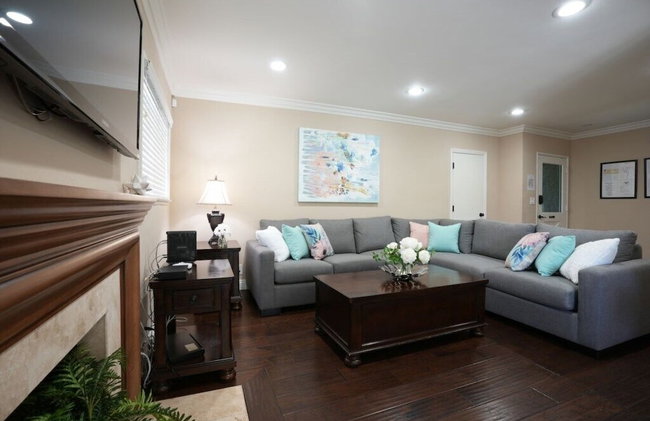 Charming Anaheim Home 1/2 Mile Walk to Disney - Foto 26