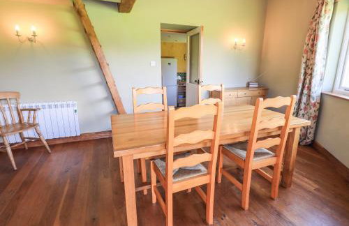 Ellis Howe - Photo 13