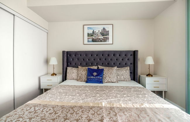 Modern Apartments in North York - Photo 49