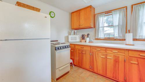 Steps to Lake and Public Boat Ramp Edinboro Cottage - Foto 3