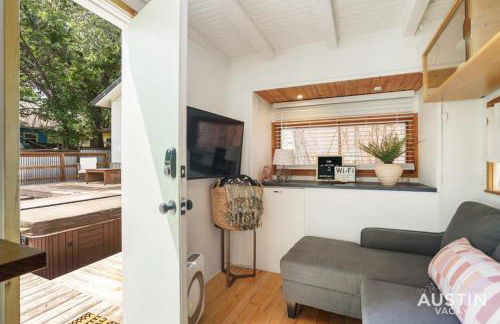 HGTV Featured Tiny Home w Hot Tub Near East 6th St - Foto 11