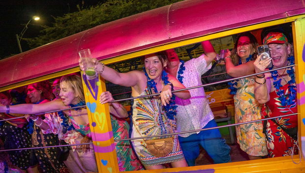 Balade en chiva rumbera à Carthagène + Fête dans une discothèque - Foto 2, La meilleure façon de profiter de la soirée !