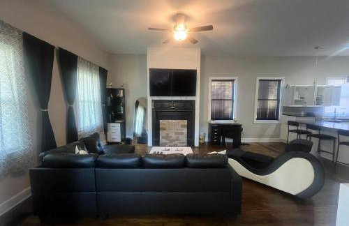 Enjoy Peace of Mind with a Modern Touch of Class - Foto 13