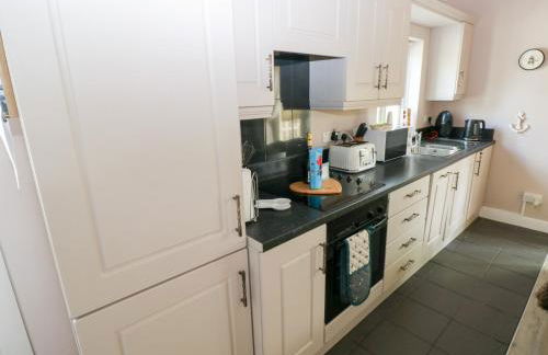 Love Cottage - Photo 10