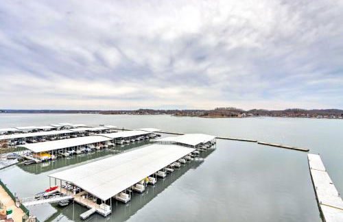 Pool Access Waterfront Lake Ozark Condo with Patio - Foto 34