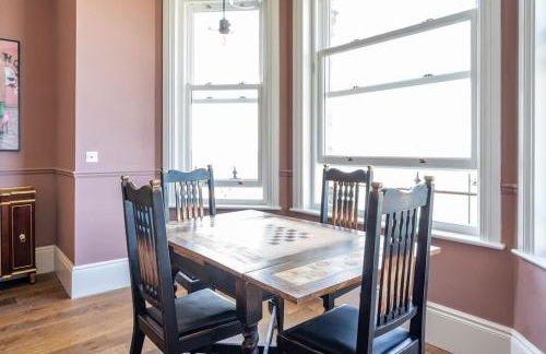 Stylish Beachfront Luxury Apartment, Sweeping Ocean Views and Log Burner - Foto 68