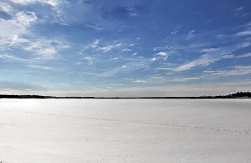 Wonderful Home on Sand Lake with Expansive Porch! - Foto 58