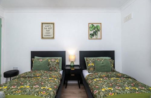 Modern 3BR Home - Designated Parking - Groups - Foto 28