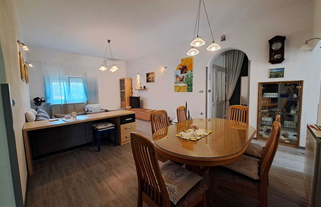 Spacious Urban Retreat Apartment With Terrace - Foto 24