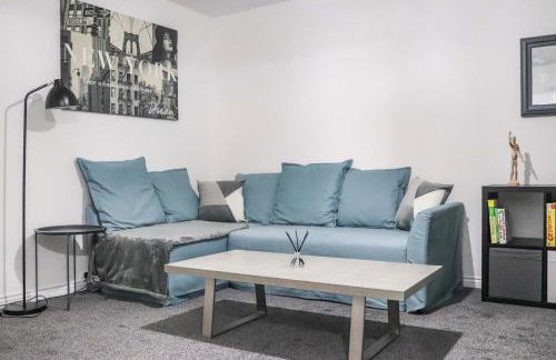 3Bedroom EnSuite SofaBed Sleeps upto 6 Contractors Families Long or Short Stay Free Parking WIFI - Foto 1