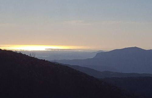 A LIVING CANVAS Amazing Lake View Custom Home - Foto 4