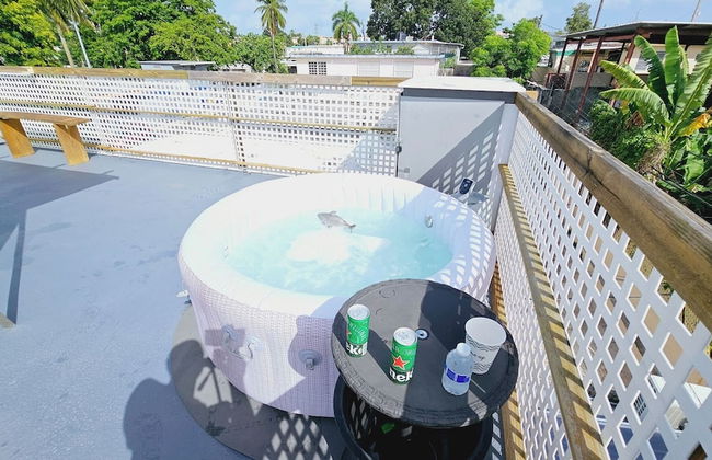 Cozy and Modern Apartment Black & White With Jacuzzi on Terrace - Photo 27
