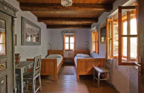 Cottage on Hill - Photo 23