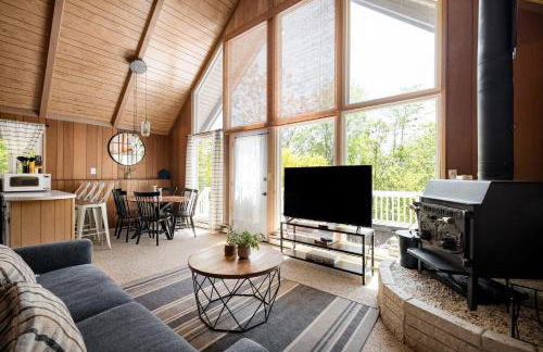 Mountain cabin w hot tub, fire pit & pet-friendly - Foto 8