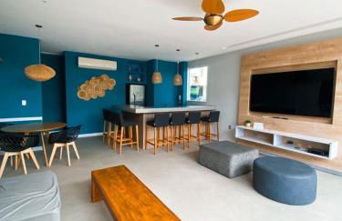 Apartamento com piscina a poucos passos da praia - Foto 22