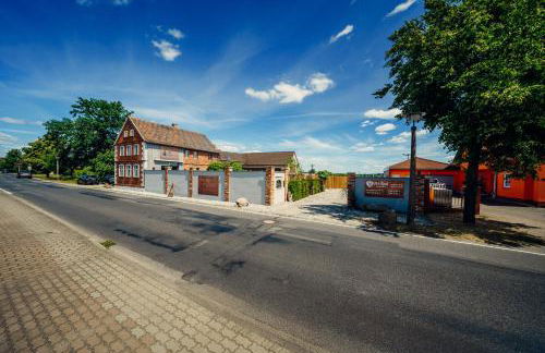 Altes Gewölbe mit Sauna und Whirlpool im Außenbereich - Foto 7