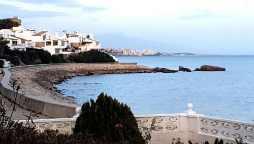 Beach-Front Bahia Dorada - Photo 4