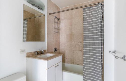 Midtown 1br w elevator gym nr Times Square NYC-1350 - Foto 12