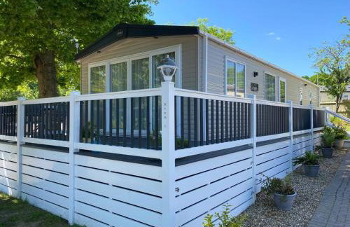 Coghurst Hall Holiday Home Sleeps 6, 2 bedrooms - Foto 3