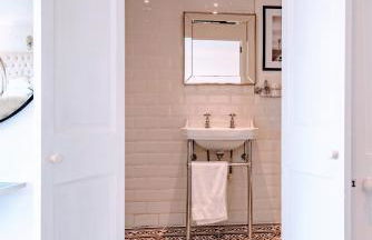 Magnificent Clarence cottage! - Photo 34