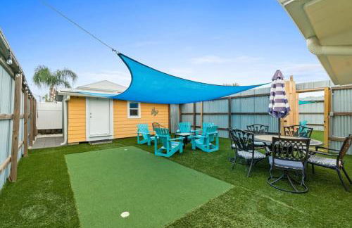 Spacious Dog-Friendly Unit with Game Room & Private Yard, Walk to East PCB Beach - Foto 1