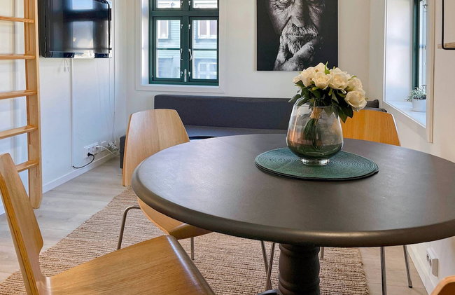 Vibrant Apartment on Bustling Street, Above a Restaurant - Perfect for Tourists, - Foto 29