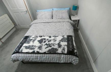 Comfortable Home Away From Home - Photo 34