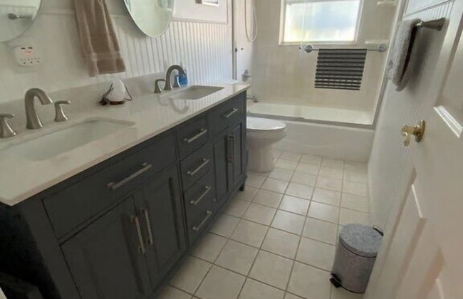 Waterfront Paradise on half an acre - Foto 22