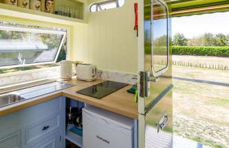 The Showman's Carriage w King Bed close to beach - Foto 48